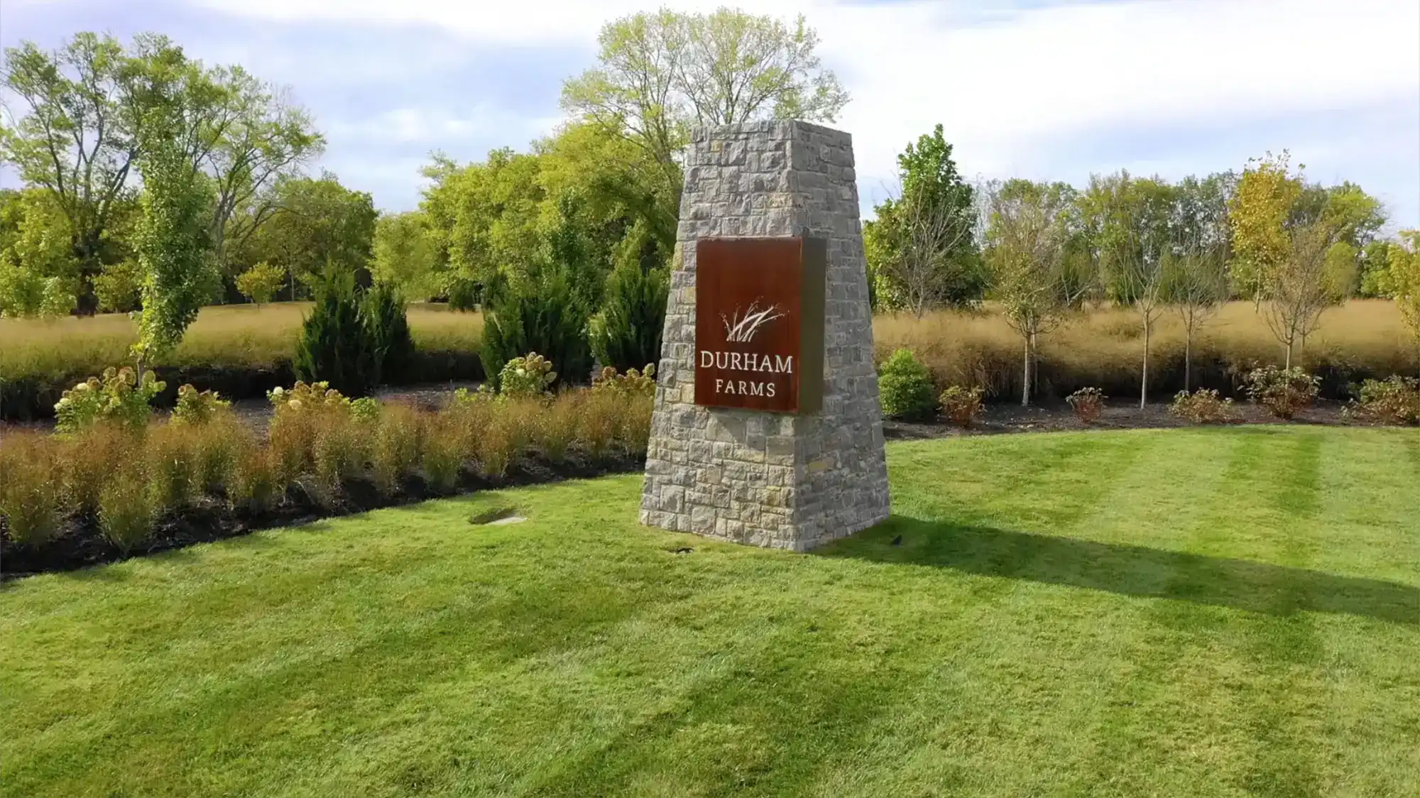 Skymor Durham Farms entry sign